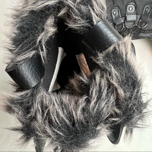 Quest Black Snow Boots Size 2 - Picture 5 of 8